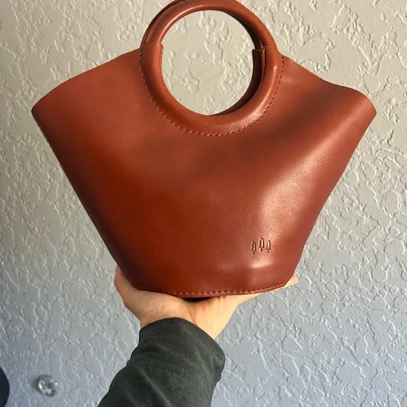 Portland Leather Milan Bag - Picture 2 of 6